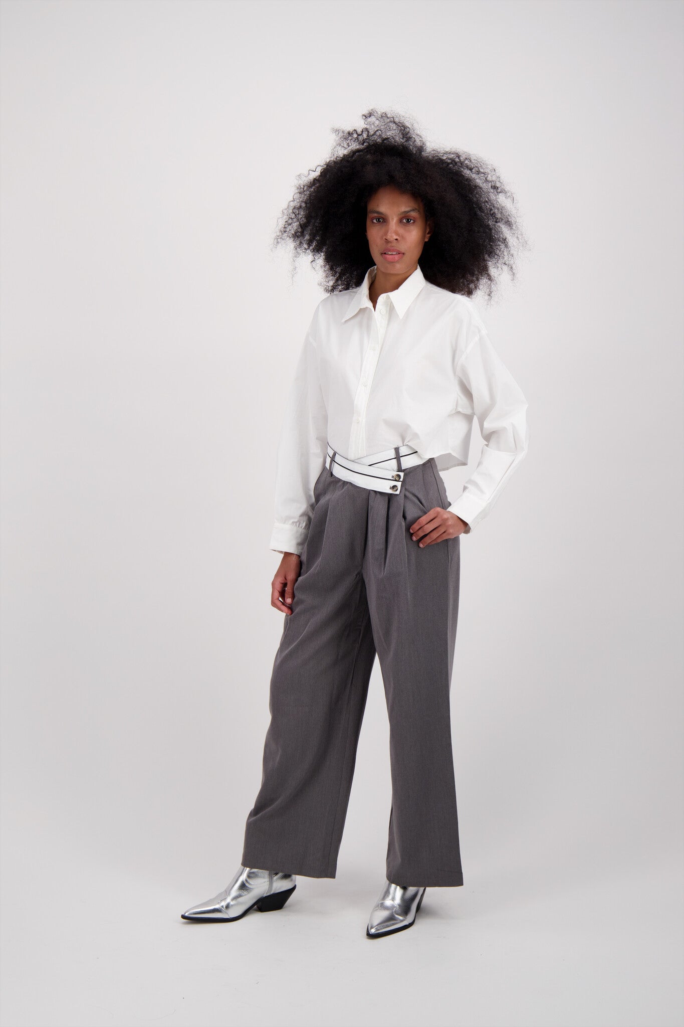 PANTALON CRUZADO GRIS
