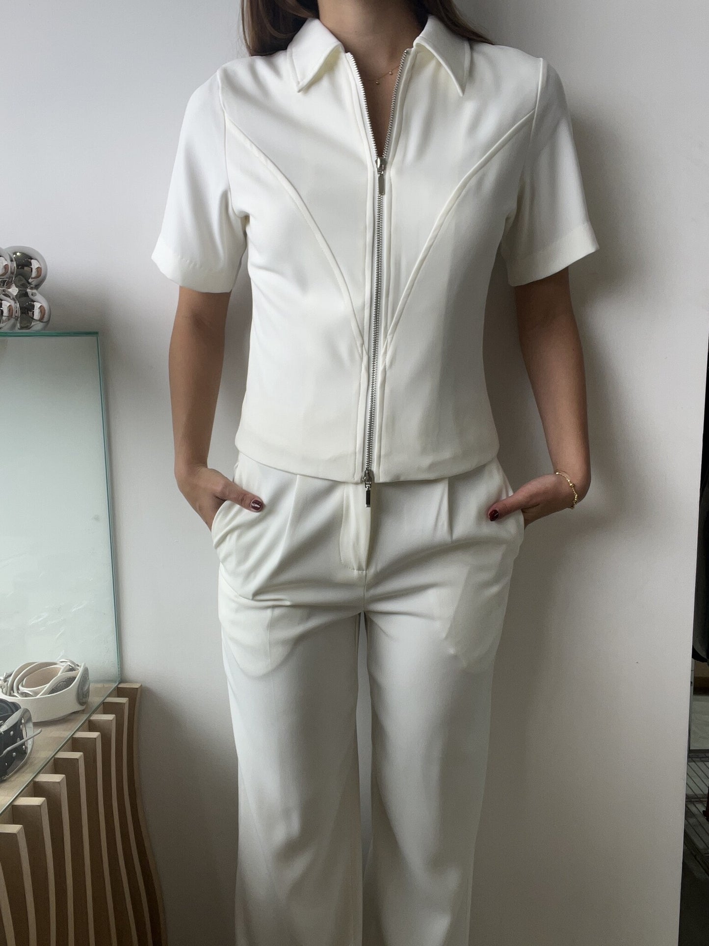 WHITE ZIPPER SET