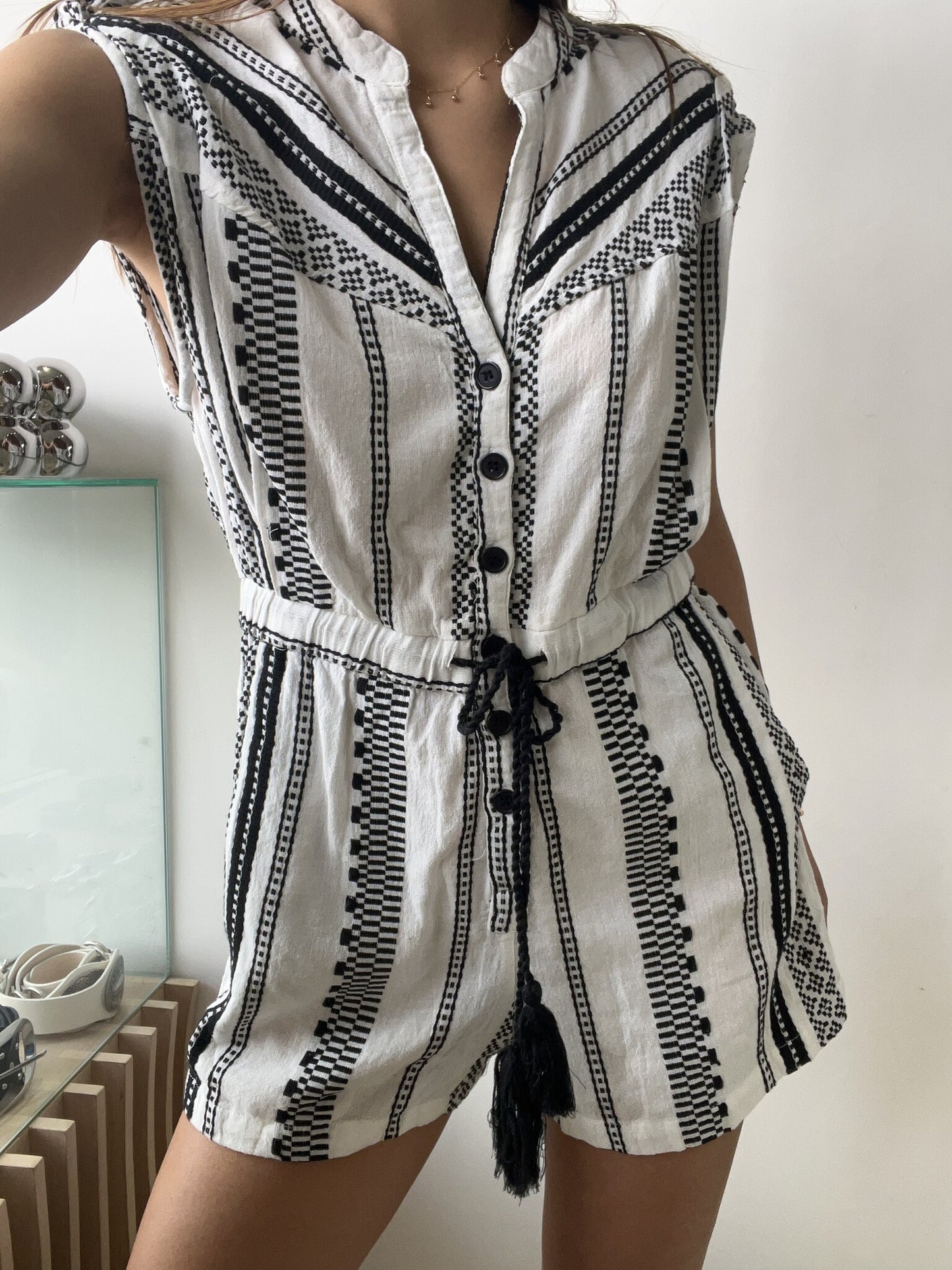 ROMPER BLANCO Y NEGRO TEJIDO