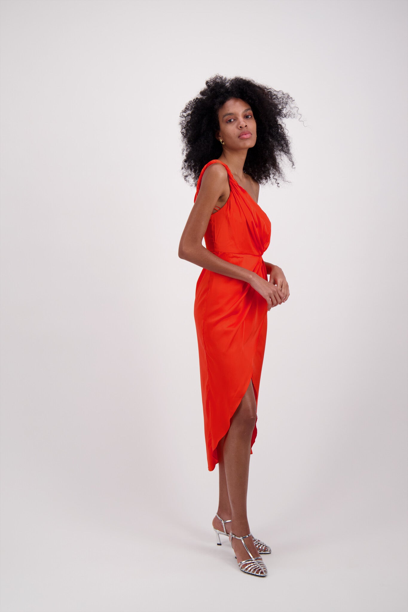 VESTIDO NARANJA CORTO LARGO SATIN