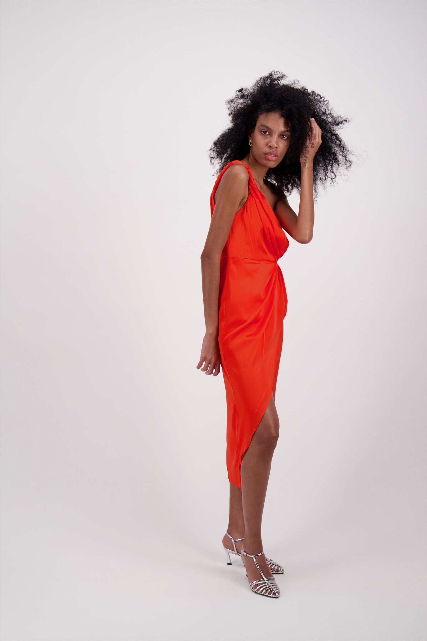 VESTIDO NARANJA CORTO LARGO SATIN
