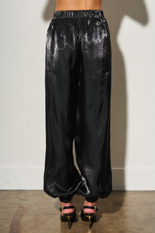 BLACK SATIN BALLOON PANTS