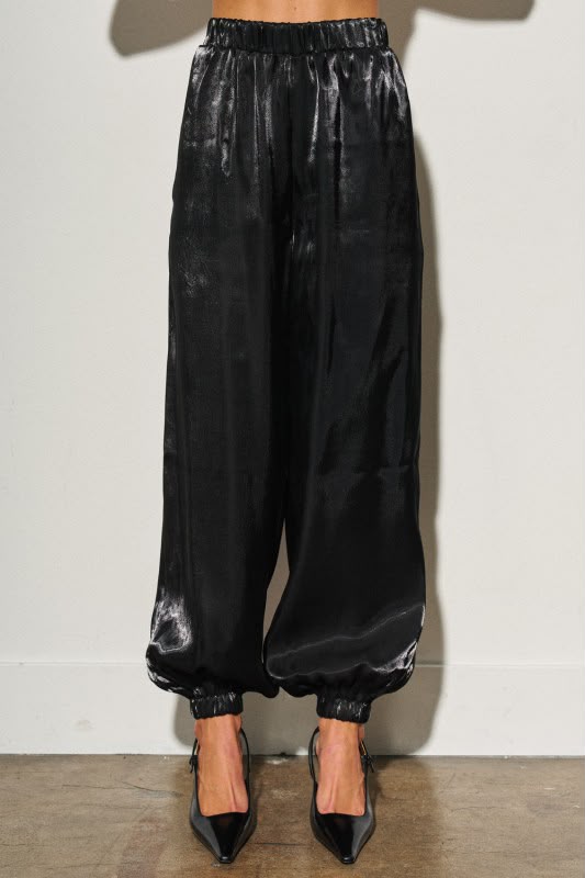 BLACK SATIN BALLOON PANTS
