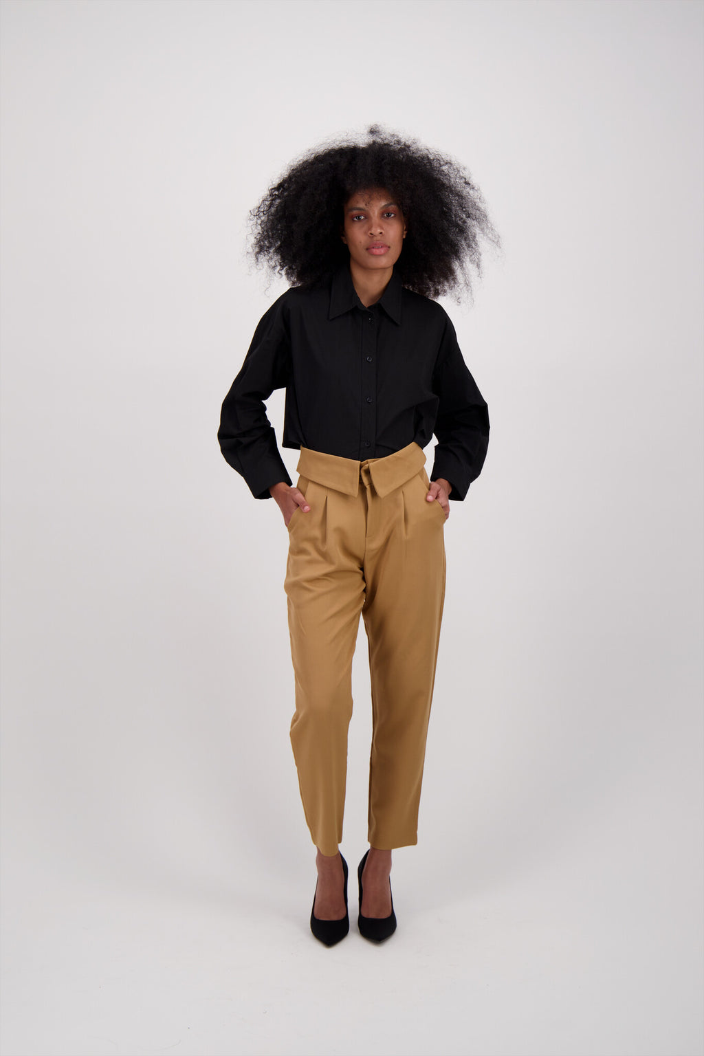 CAMISA CROPPED NEGRA