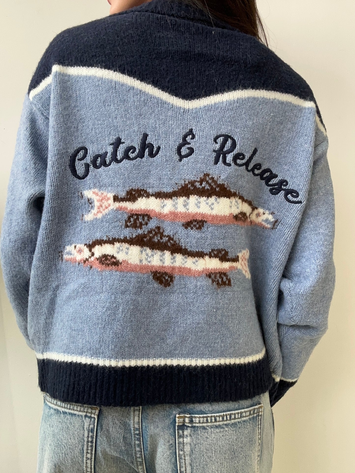 CATCH BLUE SWEATER
