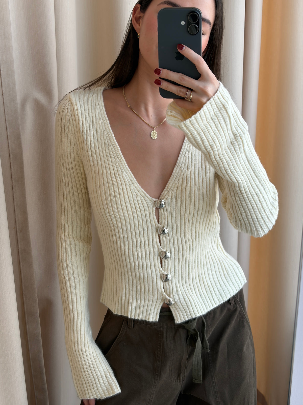 IVORY KNIT CARDIGAN SILVER BUTTON