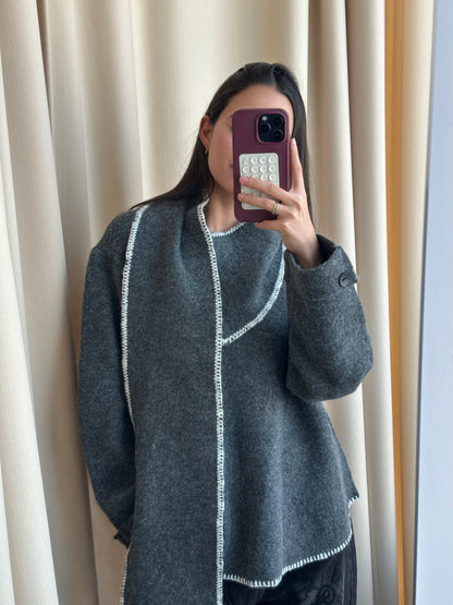 SUETER CON BUFANDA STITCHED