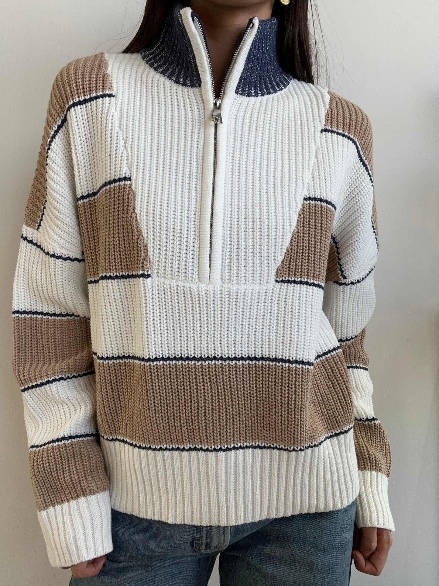 TAN WHITE ZIP SWEATER