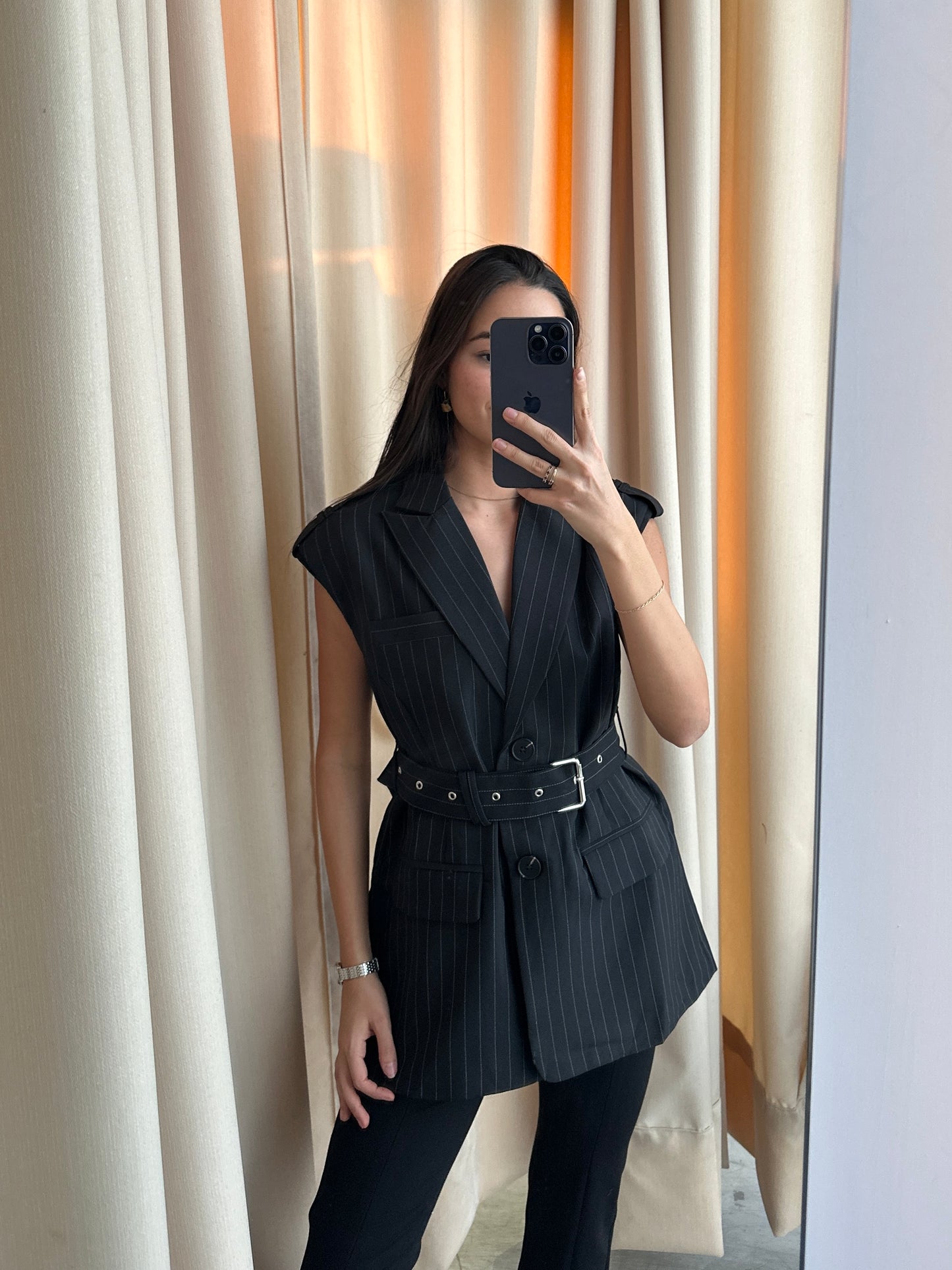 CHALECO NEGRO CINTURON