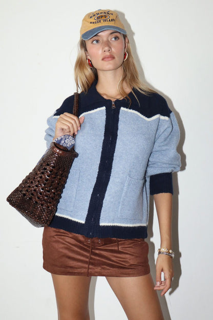 CATCH BLUE SWEATER