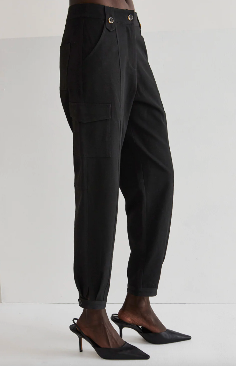 PANTALON TIPO JOGGER NEGRO
