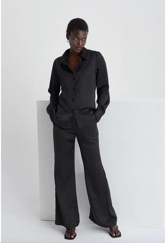 PANTALON SATIN NEGRO RAYAS METALICO