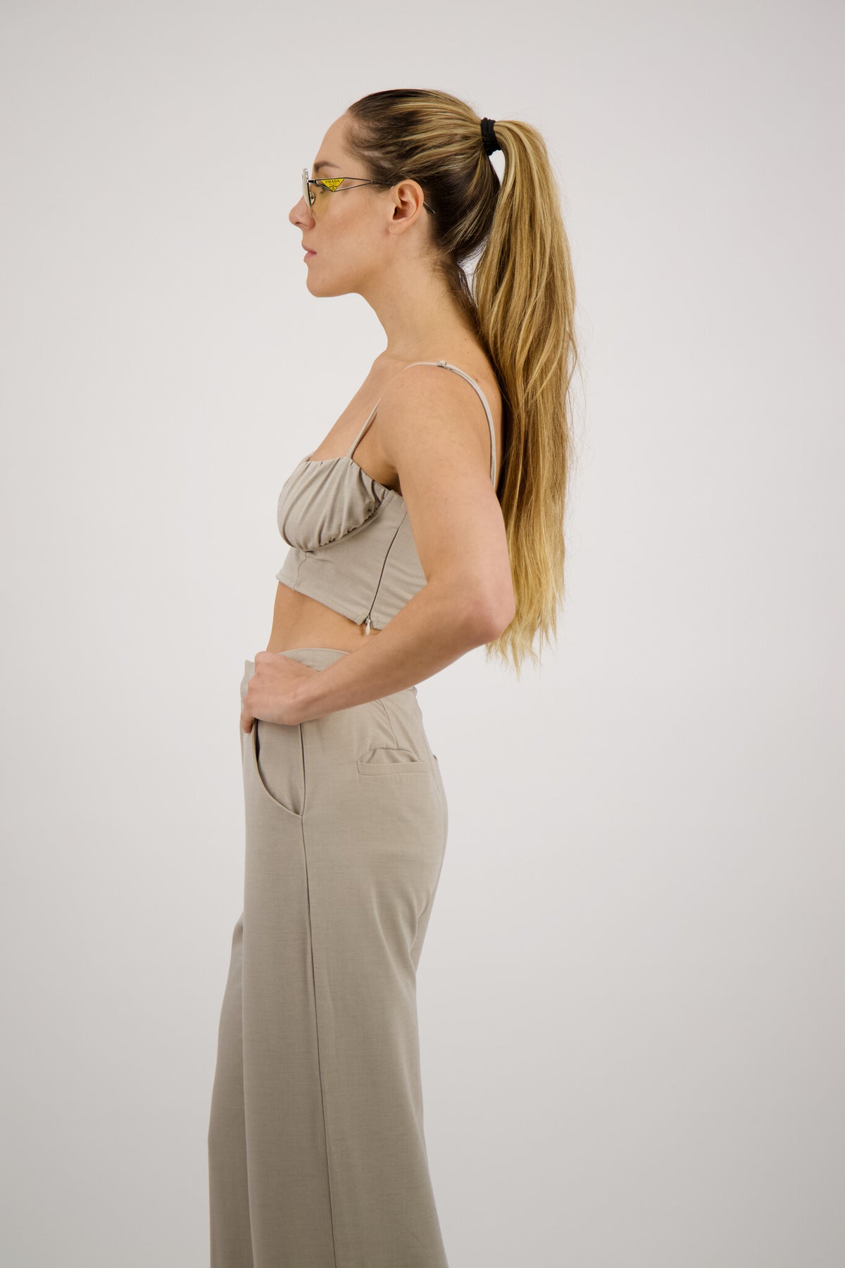CROP TOP BEIGE