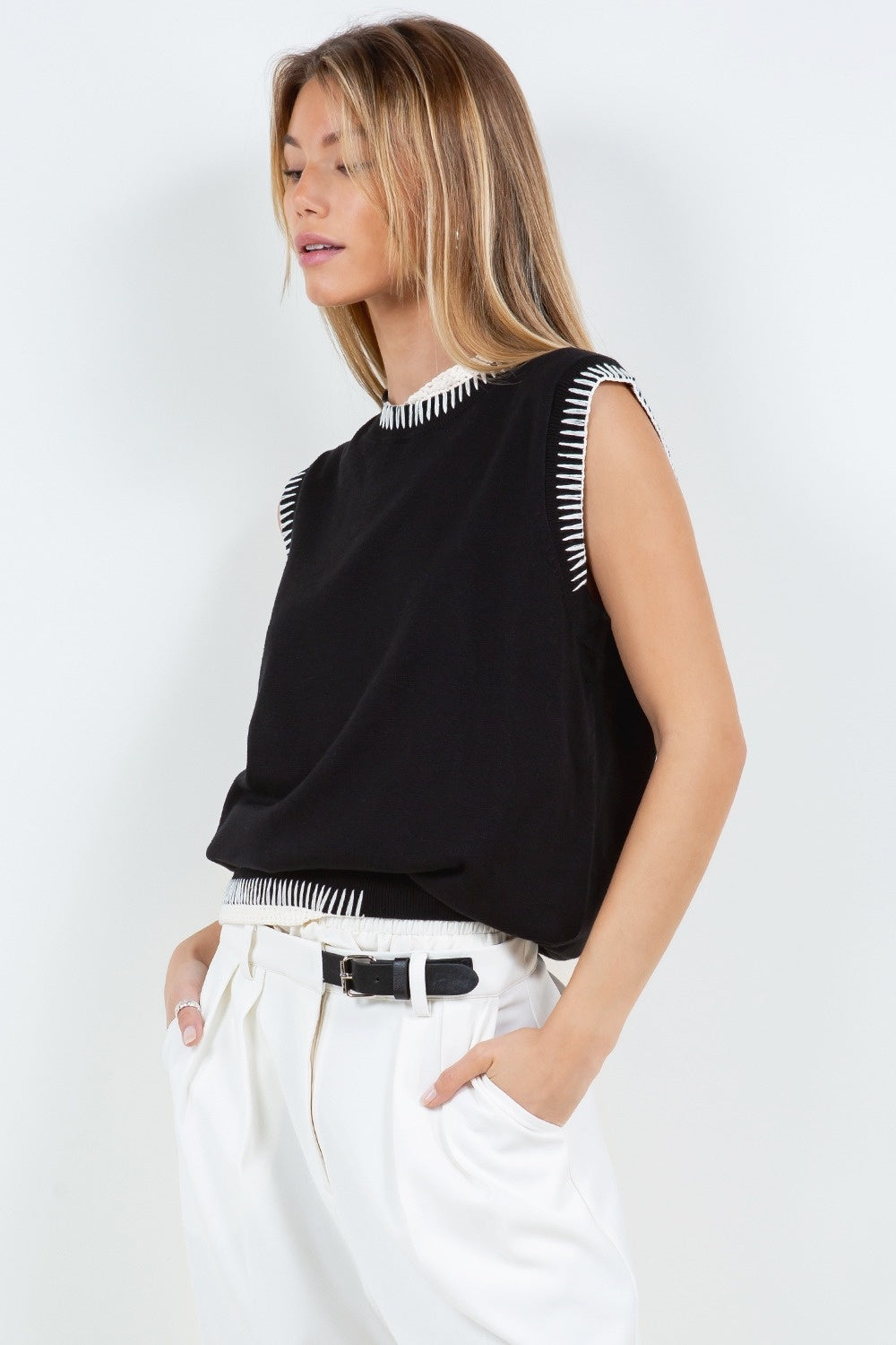 STITCH  SWEATER VEST