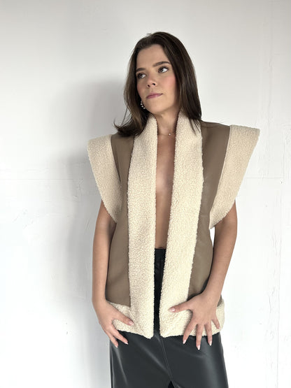 CHALECO BORREGO TAUPE