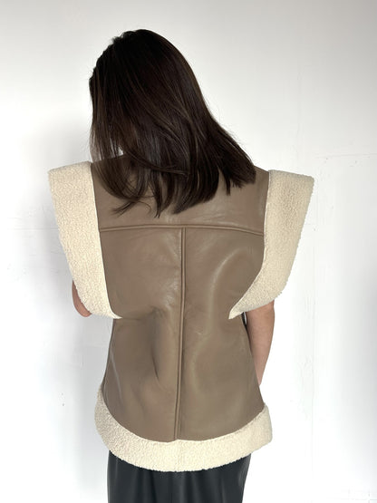 CHALECO BORREGO TAUPE