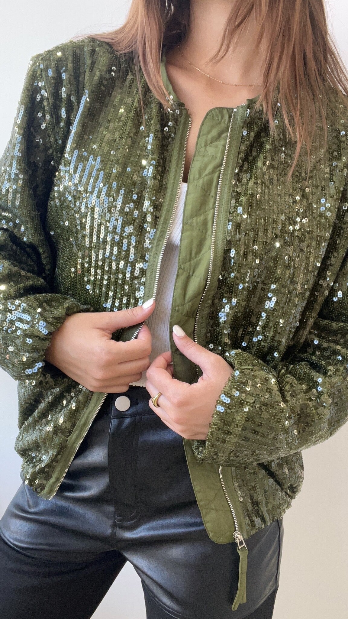 CHAMARRA BOMBER LENTEJUELA OLIVE