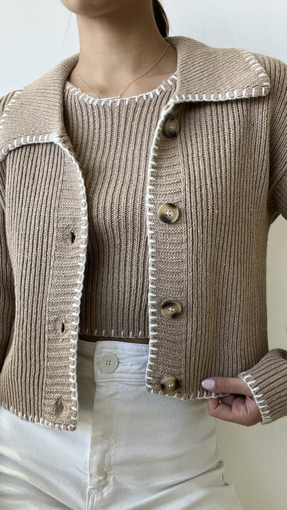 SUETER TAN WHITE TOP