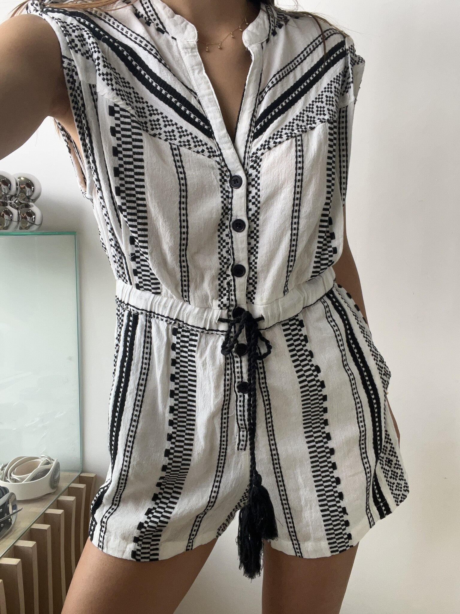 ROMPER BLANCO Y NEGRO TEJIDO