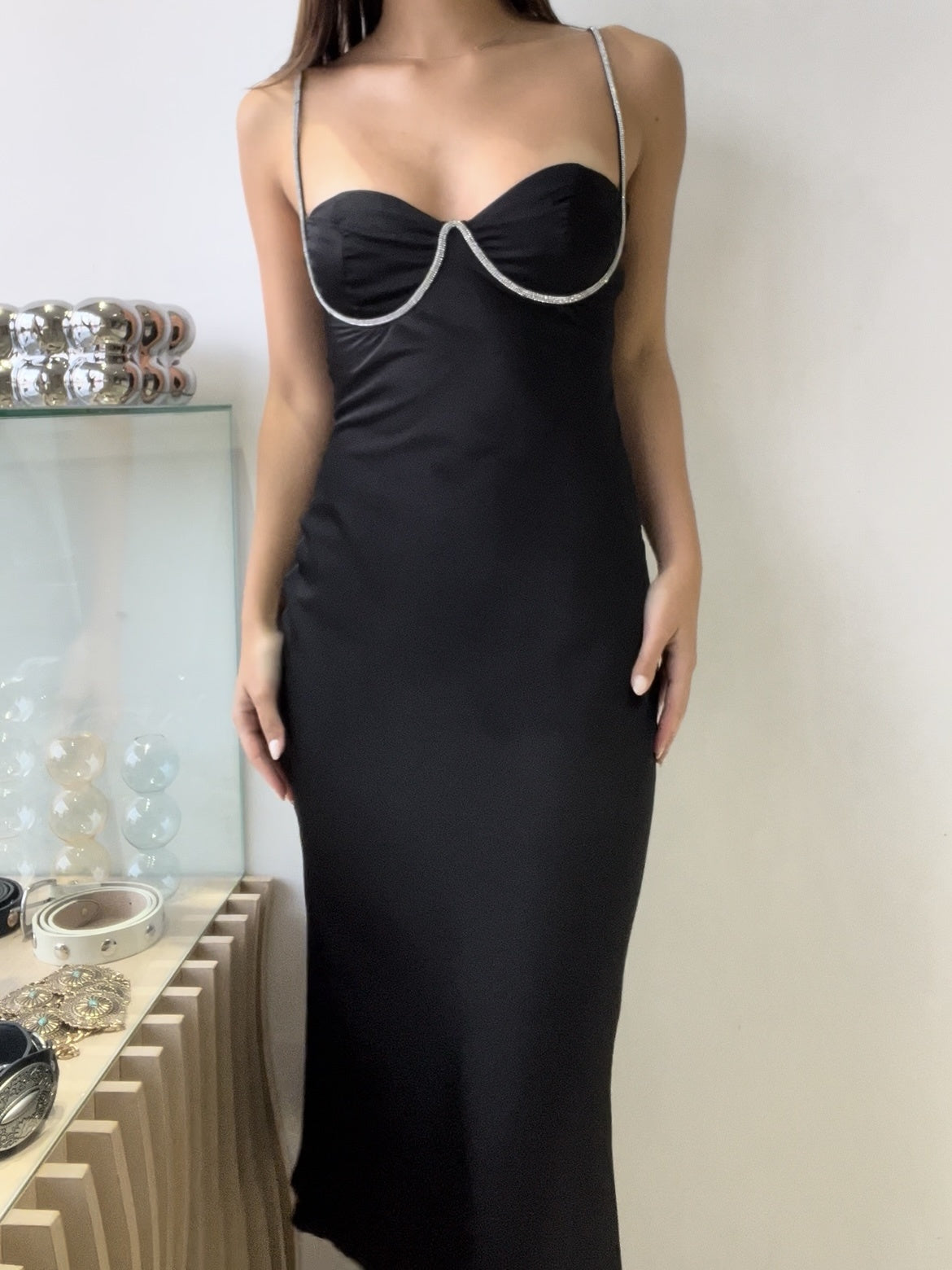 VESTIDO MIDI NEGRO DIAMANTE