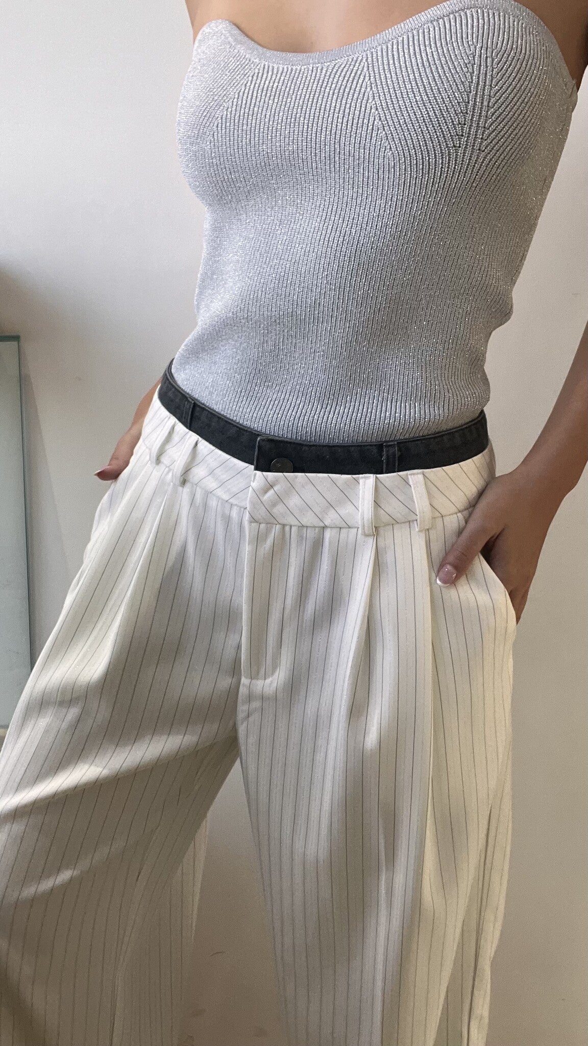PANTALON BLANCO CON PRETINA