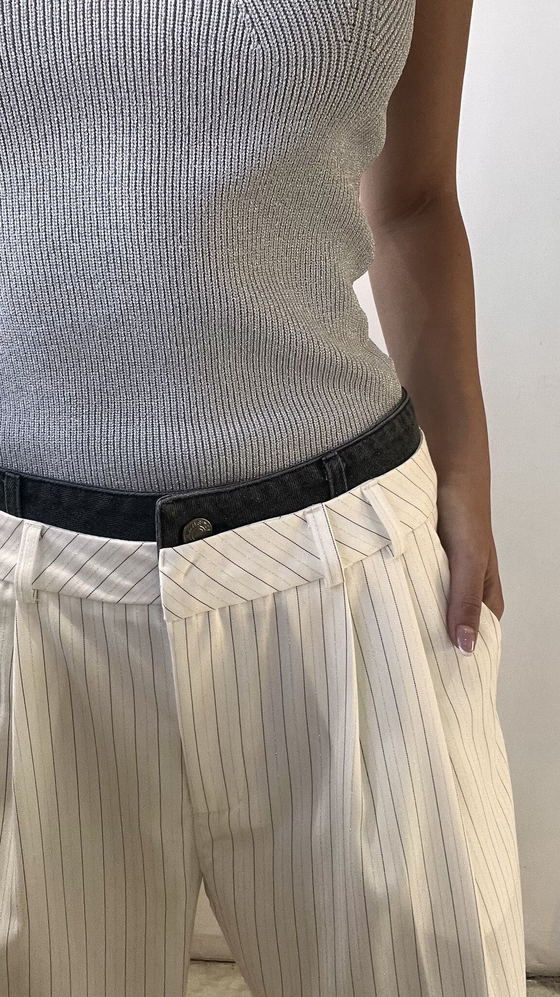 PANTALON BLANCO CON PRETINA