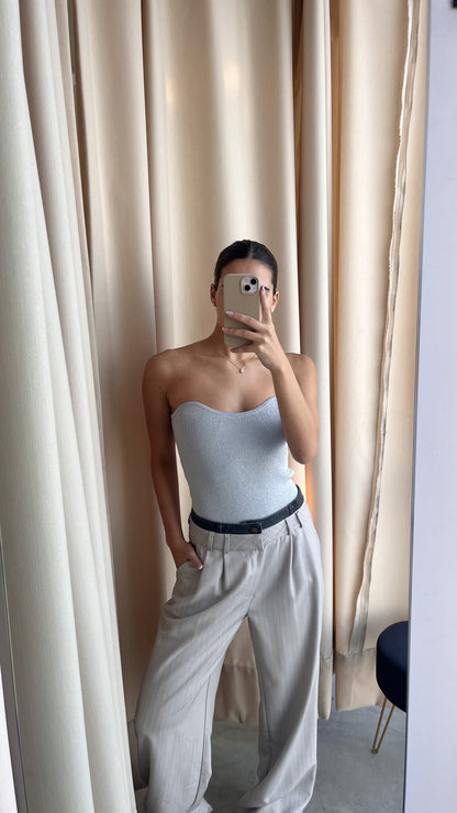 PANTALON GRIS PRETINA NEGRA