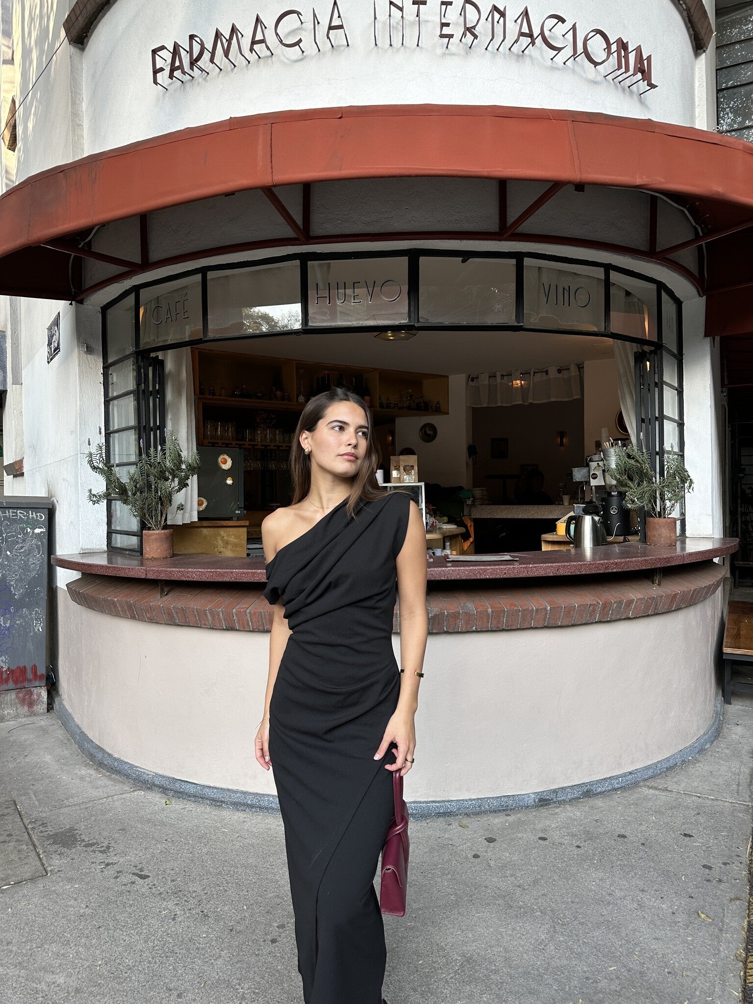 VESTIDO OFF SHOULDER NEGRO