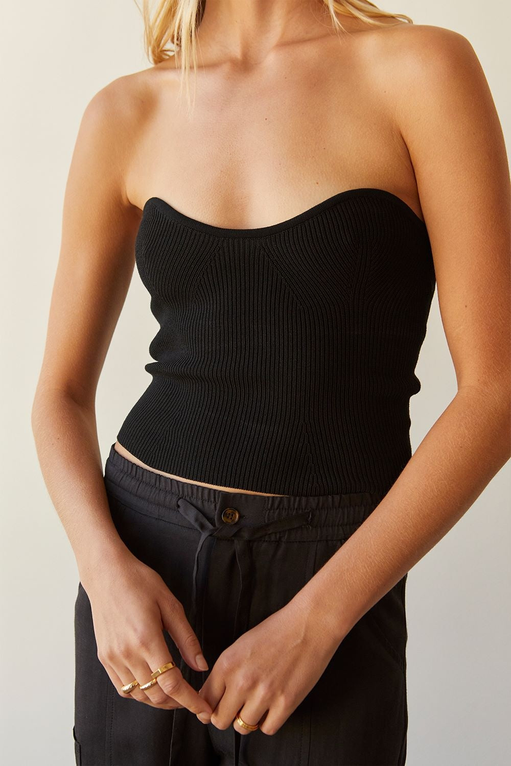 TOP STRAPLESS NEGRO