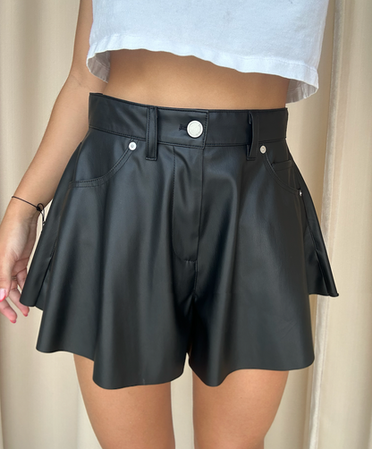 SHORT  PIEL VEGANA NEGRO
